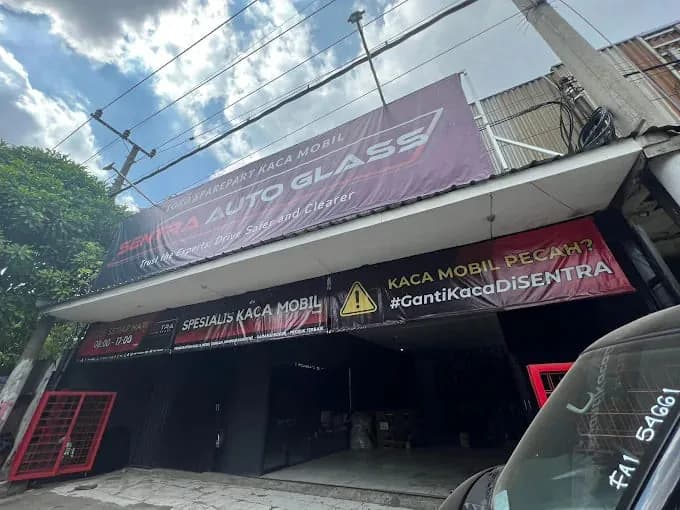 Workshop Surabaya tampak depan - Sentra Autoglass Surabaya - Kaca Mobil